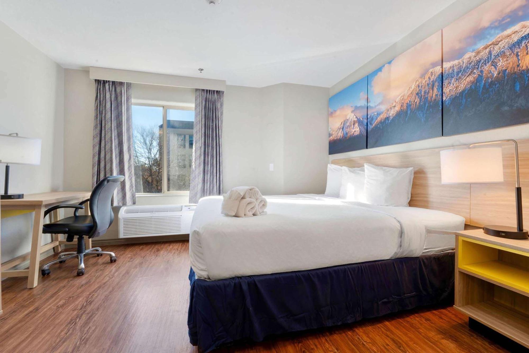 Days Inn By Wyndham Торнтон Экстерьер фото
