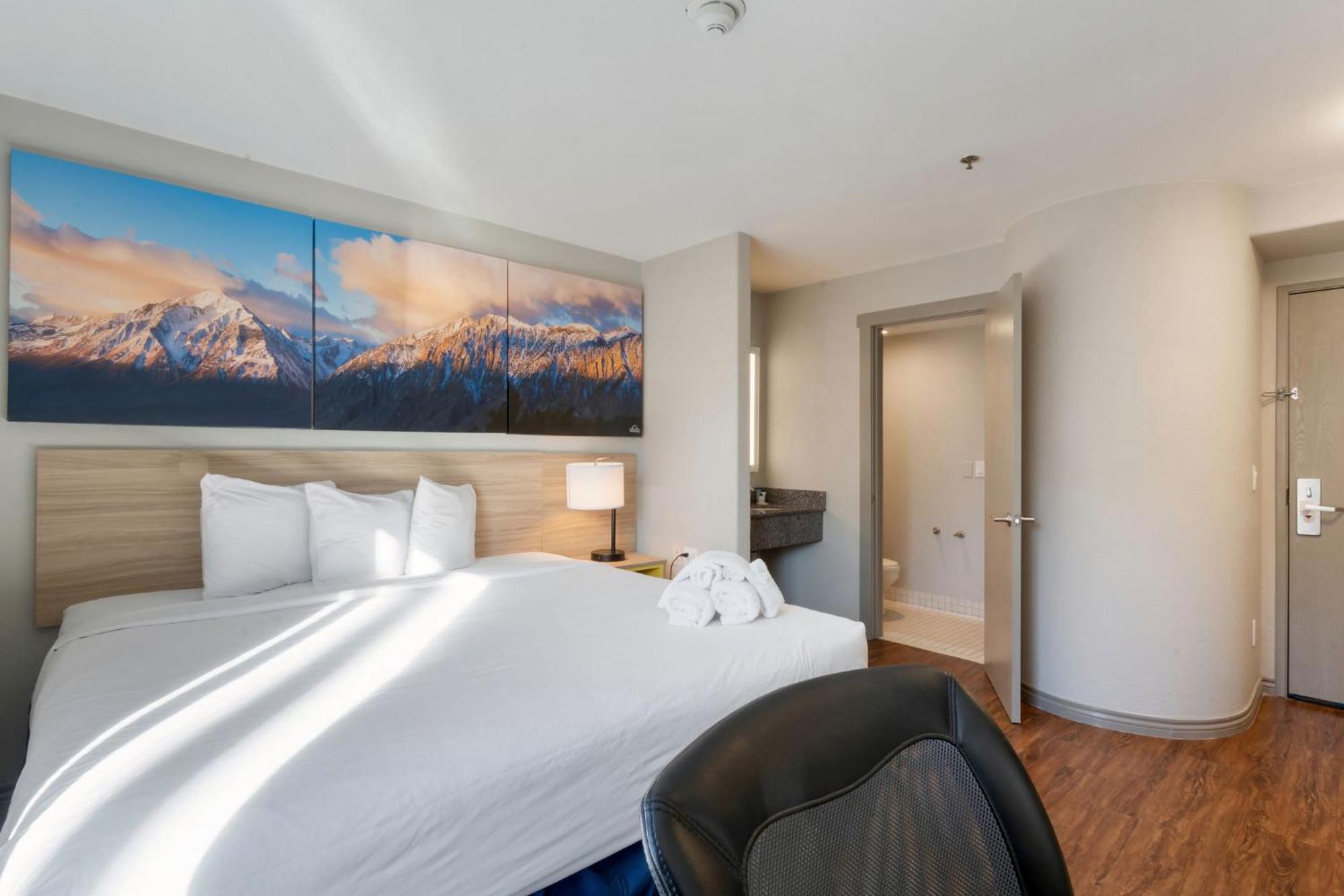 Days Inn By Wyndham Торнтон Экстерьер фото