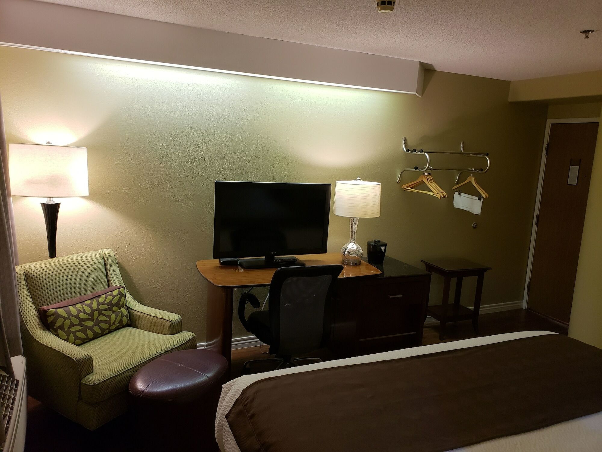 Days Inn By Wyndham Торнтон Экстерьер фото